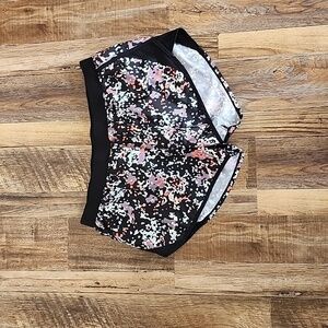 Ladies Under Armour Running Shorts Sz Large
